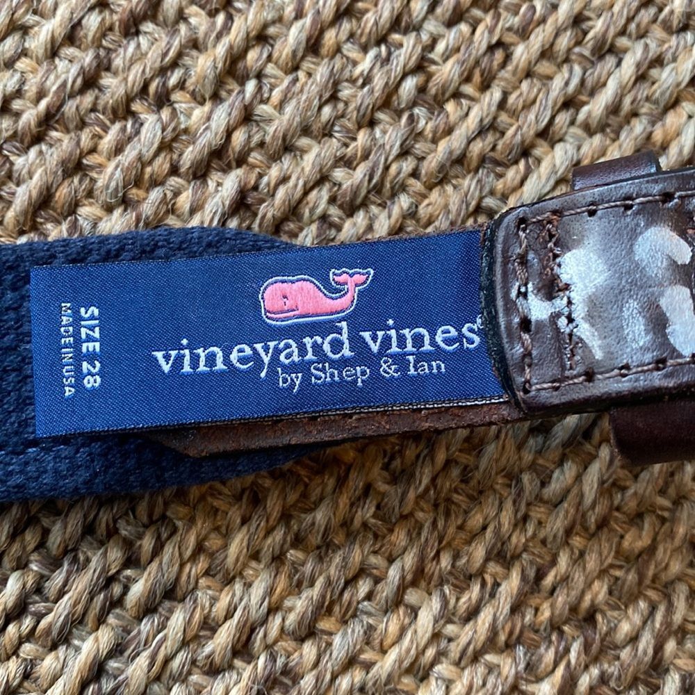 Vineyard Vines belt whale good condition Size 28 - Picture 3 of 3